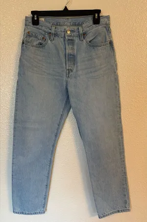 LEVIS 501 medium/light wash 100% cotton Denim Jeans thumbnail 1