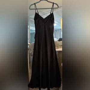 NEW Black Satin Crinkled Spaghetti Strap Formal Evening Gown Dress M thumbnail 3