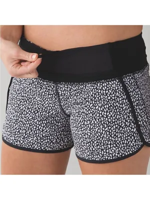 LULULEMON Run Times Shorts Miss Mosaic Black Size 6 thumbnail 3