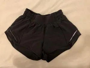 Lululemon Hotty Hot Short 2.5” thumbnail 1