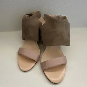 NEW Nine West Moshpit Comfort Block Heel Gray Suede Patent Leather Size 6 thumbnail 3