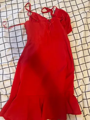 White Fox Boutique red dress thumbnail 3