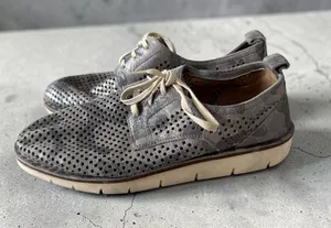 TRASK Silver Pewter Leather Sneakers Size 7.5 thumbnail 1