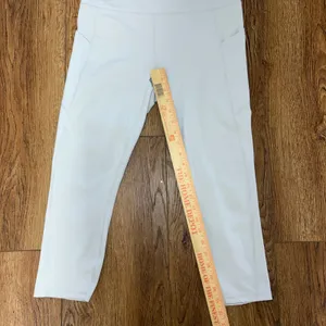 Fabletics PureLuxe High Waisted Cropped Leggings Pockets Cream‎ Womens Small thumbnail 5