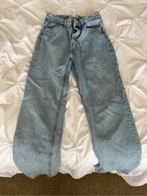 H&M Light Blue Straight-Leg Denim Jeans thumbnail 2