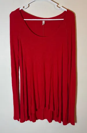 Free People Red Ribbed Knit Long Sleeve Top‎ High Low Hem Size Small thumbnail 1