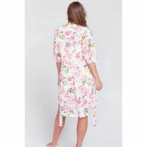 Show Me Your Mumu Pink Brie Garden of Blooms Floral Robe Small thumbnail 2