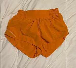 Lululemon Shorts Hotty Hot thumbnail 1