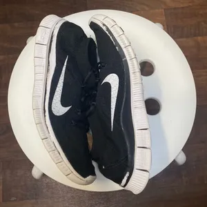 Womens flyknit Nike free running shoes Size 7.5 thumbnail 2