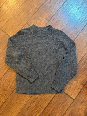 Gap sweater  thumbnail 1