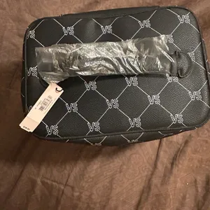 Victoria's Secret beauty bag thumbnail 5