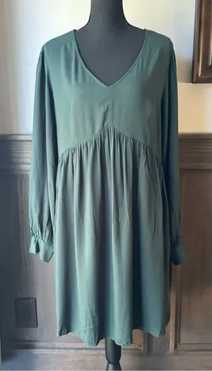 Knox Rose Women's Boho V-Neck Long Sleeve Dress in Forest Green large thumbnail 1