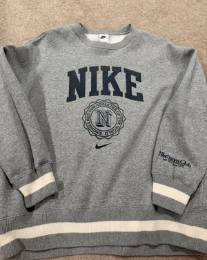 Nike Varsity Crewneck Phoenix Fleece Oversized Sweatshirt thumbnail 1