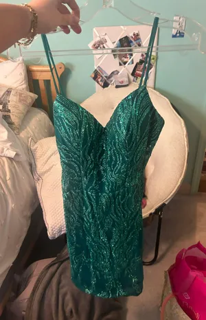 Alyce Paris Green Short Homecoming / Formal Dress thumbnail 1