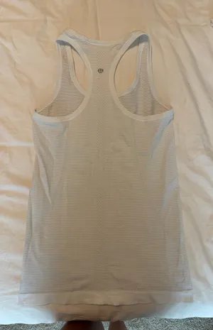 Swiftly Tech Racerback Lululemon hip length thumbnail 4
