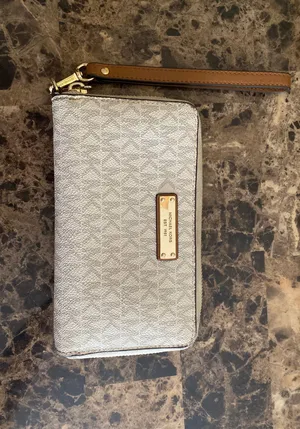 Michael Kors Wallet thumbnail 1