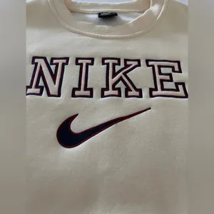 Vintage Nike Crewneck Sweatshirt In Cream Size XL thumbnail 5