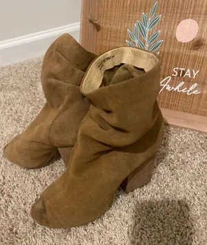 Chinese Laundry Suede Booties Size 7.5 thumbnail 1