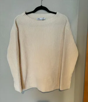 Women’s Sweater thumbnail 1