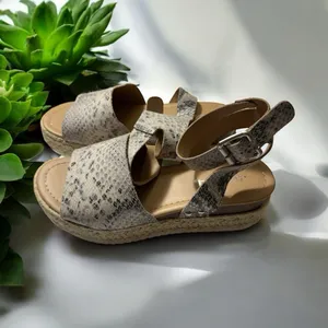 SODA Sandals Snake Print Grey 7 Womens Espadrille Platform Ankle Strap thumbnail 2