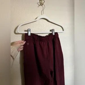 Lululemon Keep Moving‎ 7/8 Pant Size 4 in Red Cassis thumbnail 7