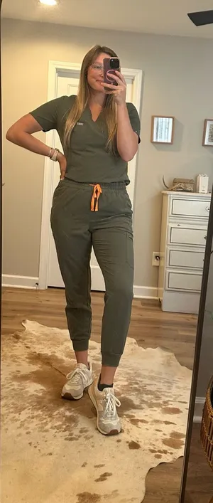 Moss Green FIGS Scrubs Set thumbnail 1