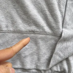 ALO Yoga Soho Heather Gray Long Sleeve Tee Size Small High Lo Casual Top thumbnail 5