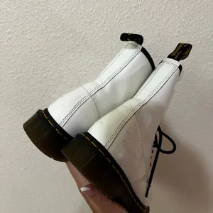 Dr. Martens 11821 classic white leather women's 8-eye 1460 combat boot LADIES 7 thumbnail 4