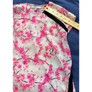 Banana Republic Pink Cherry Blossom Floral Blouse Black Trim Size M thumbnail 7