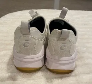 Clove Sneakers White Size 7.5 thumbnail 2
