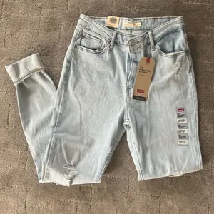 Levi's Women’s high rise skinny 721 jeans new with tags thumbnail 1
