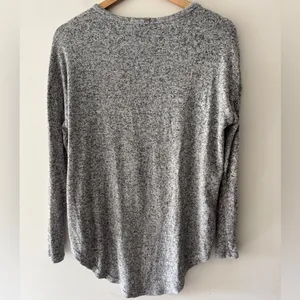 Quince Brushed Long Sleeve Lounge Tee in Heather Gray‎ thumbnail 5