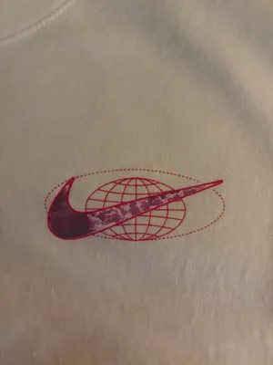 The Nike Tee Medium Women’s Vintage Logo thumbnail 4