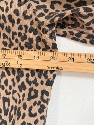 American Eagle Leopard Print Crop Denim Jacket Size Medium Cheetah Pockets thumbnail 6