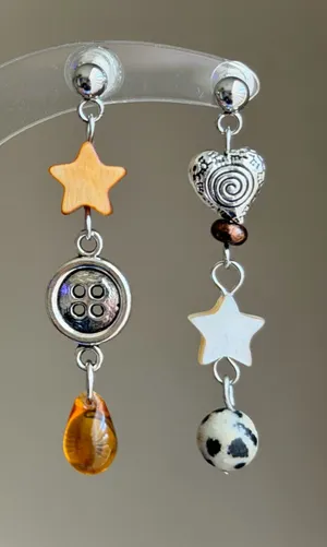 Handmade y2k funky fairy assymmetric dangle earrings🌟🧡 thumbnail 1