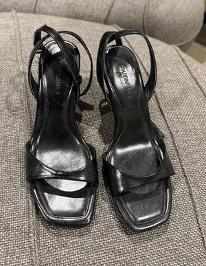 Stradivarius Black Heeled Sandal thumbnail 1