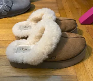 UGG Slippers Disquette Platform thumbnail 1