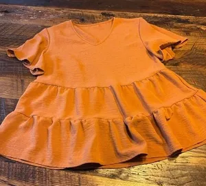 Ladies Fall Sienna Color  Top size small - like new!! thumbnail 1