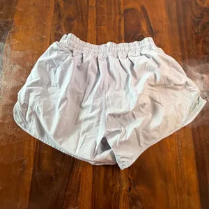 Lululemon Hotty Hot Low Rise Lined Short 2.5 Light Blue W7AVG T0222-0000 Size 6 thumbnail 2