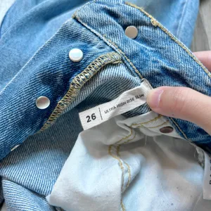PacSun Light Blue Ultra High Waisted Slim Fit Mom Jeans Size 26 thumbnail 7