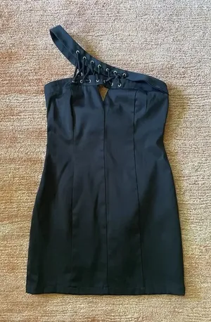 2b Bebe Black One-Shoulder Bodycon Dress XS Lace-Up Neckline Party Clubwear thumbnail 1
