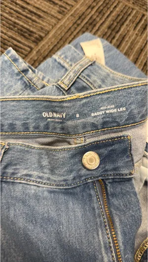 Old Navy Mid-Rise Baggy Wide-Leg Jeans Cargo thumbnail 3