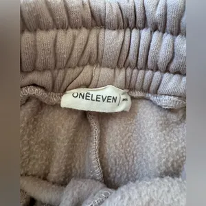 One Eleven Size Small Cozy Tan Jogger Sweatpants thumbnail 3