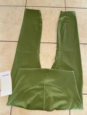 Lululemon Instill High Rise 25” Green Foliage Size 8 NWT thumbnail 1