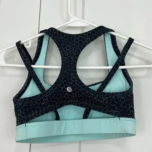 Lululemon Size 4 Turquoise Blue Splendour Racerback Sports Bra thumbnail 3
