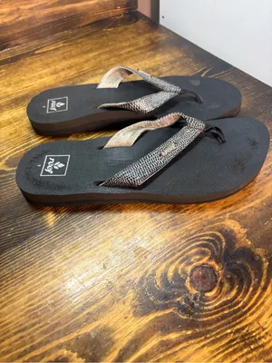 Reef black flip flops size 9 thumbnail 2
