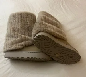 Tan Fur Boots Size 7 thumbnail 4
