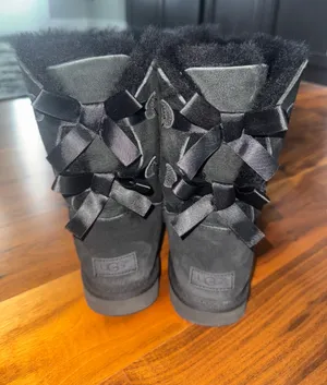 UGG Women’s Bailey Bow Boots Black thumbnail 2