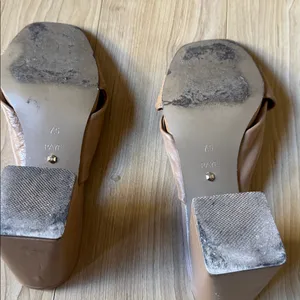 RAYE Women's Tan Block Heel Mules thumbnail 5
