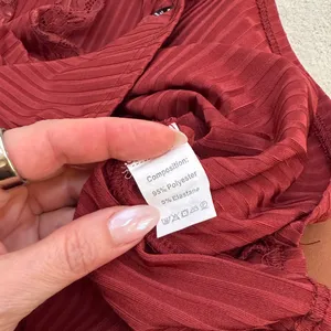 Shein Maroon Lace Panel Rib Knit V-neck Short Sleeve Stretchy T-shirt Top Sz M thumbnail 8